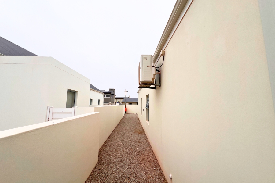 3 Bedroom Property for Sale in Blue Lagoon Western Cape